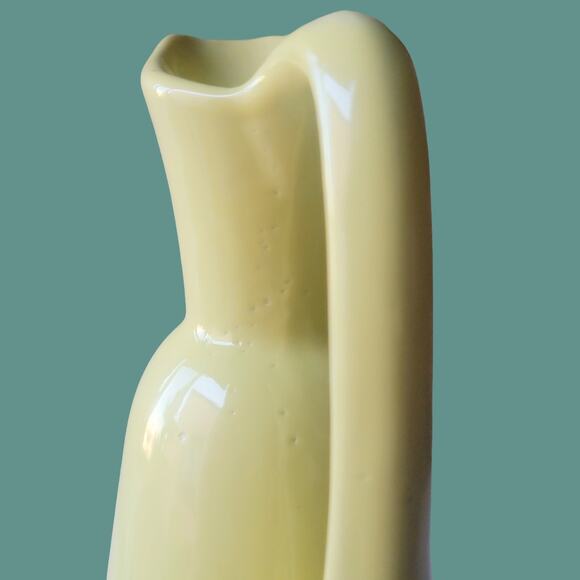 Vintage 1950s Pale Chartreuse Ewer Style Vase - Picture 4 of 6